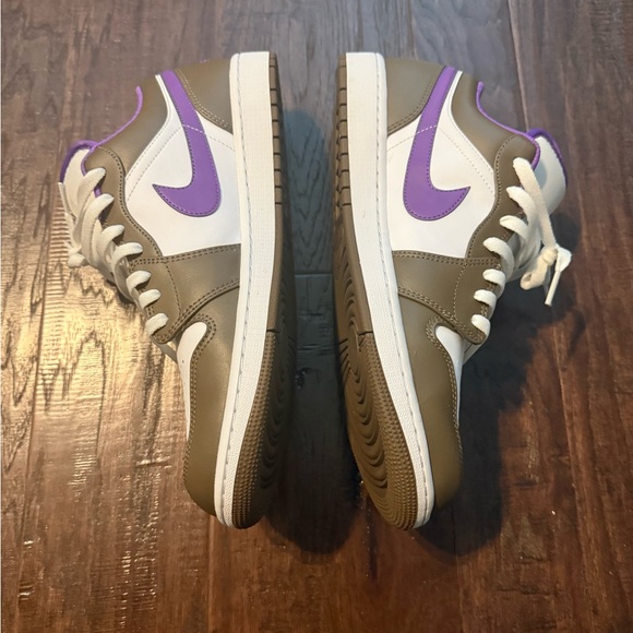 Jordan 1 size 13 - Picture 2 of 5